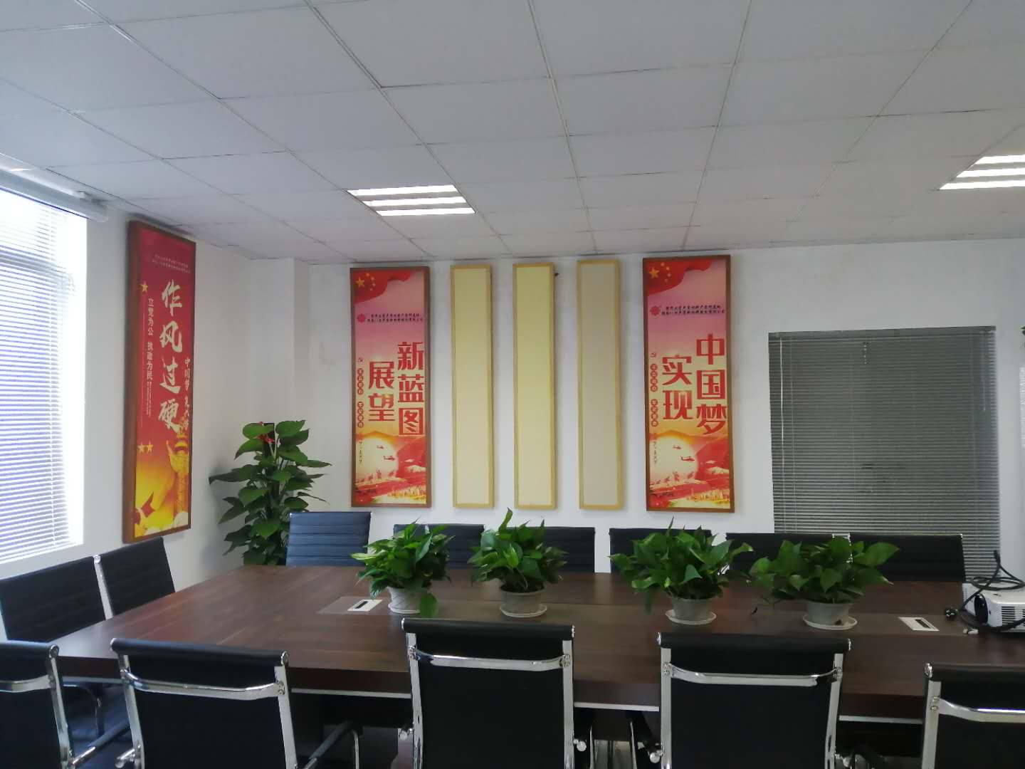 隔音房、隔音降噪、隔音門、隔音材料、吸音材料、硅晶砂、八方聲學(xué)